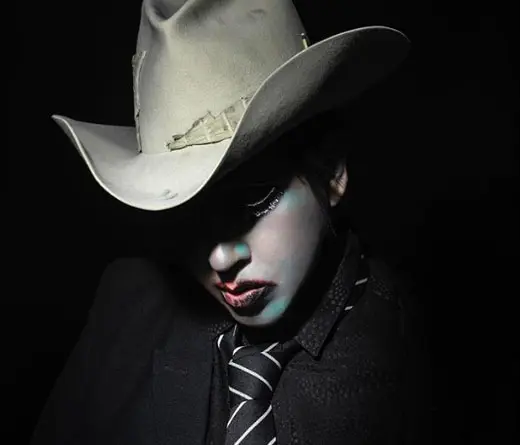 Con el estreno del video We Are Chaos, Marilyn Manson anuncia la salida de su nuevo lbum.